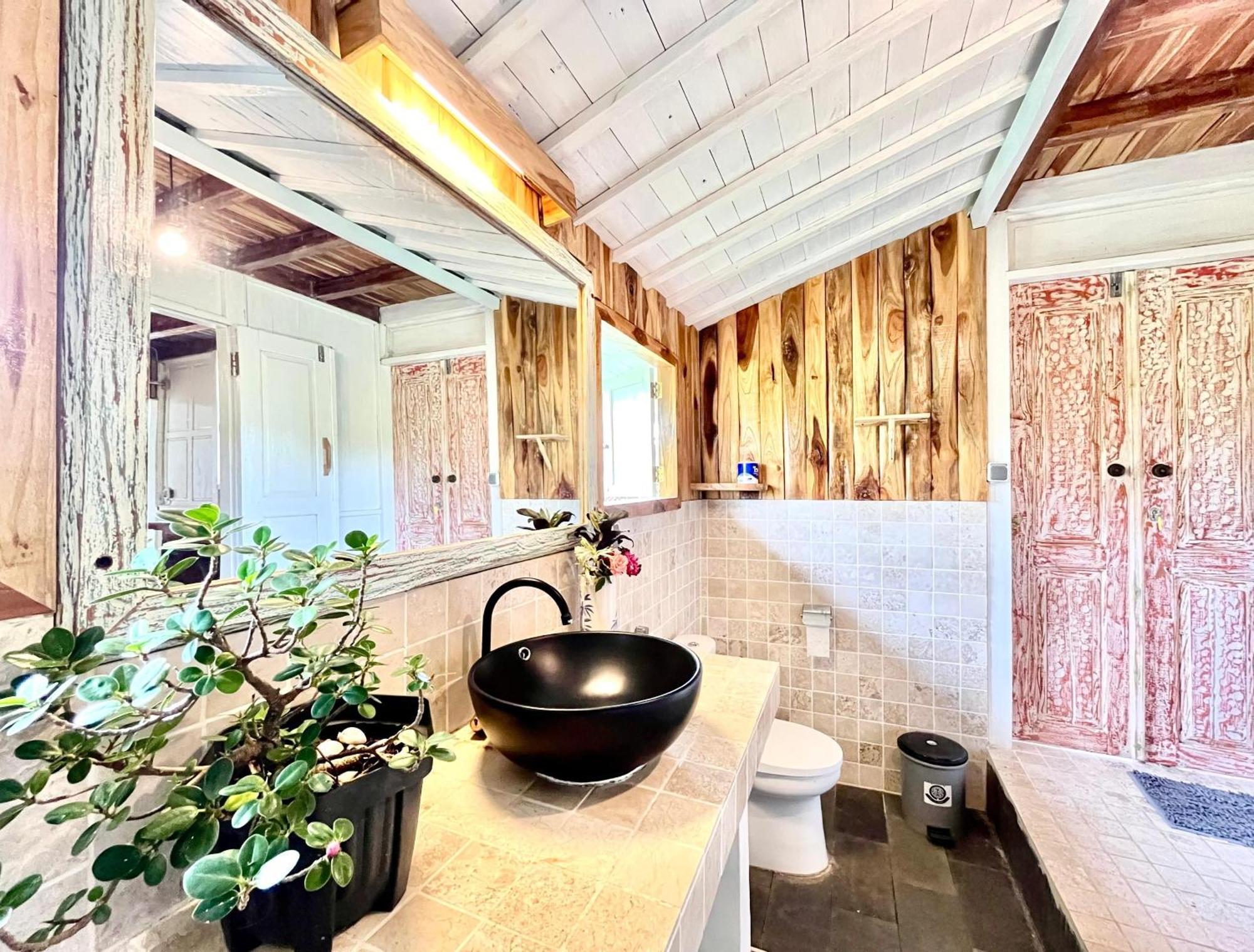 Pondok Is Oke Villa Scenic View Banyuwangi  Exterior foto